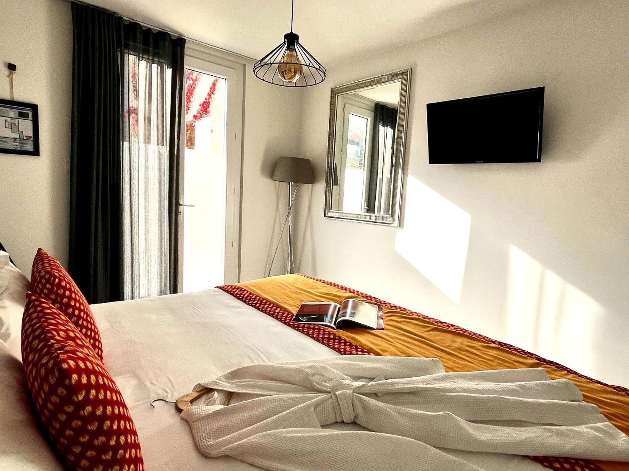 Hotel Saint Louis Aigues-Mortes Zewnętrze zdjęcie