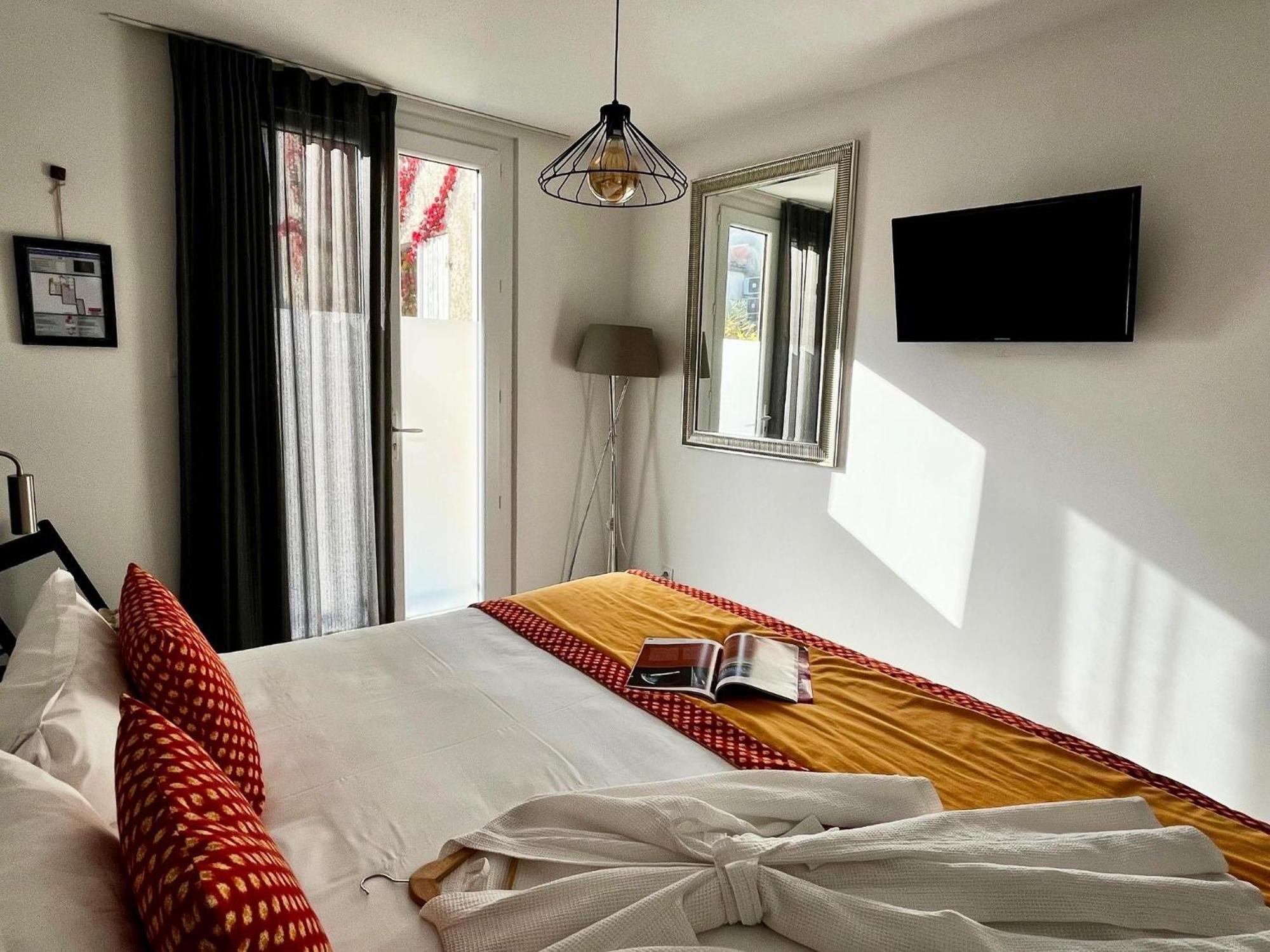 Hotel Saint Louis Aigues-Mortes Zewnętrze zdjęcie